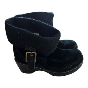 Crocs Winter Pull On Boot Sz 6W Women Black Suede Suede Knit Top Block Heel